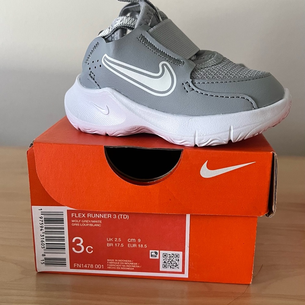 Nike Kids Grey and White Slip-On Sneakers
